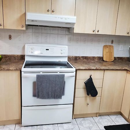 Home Stay Near The Airport Mississauga Exteriör bild